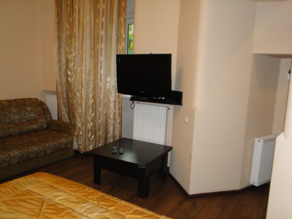 Apartment Doroshanka Lviv: Opera House Proximity With Private Parking *