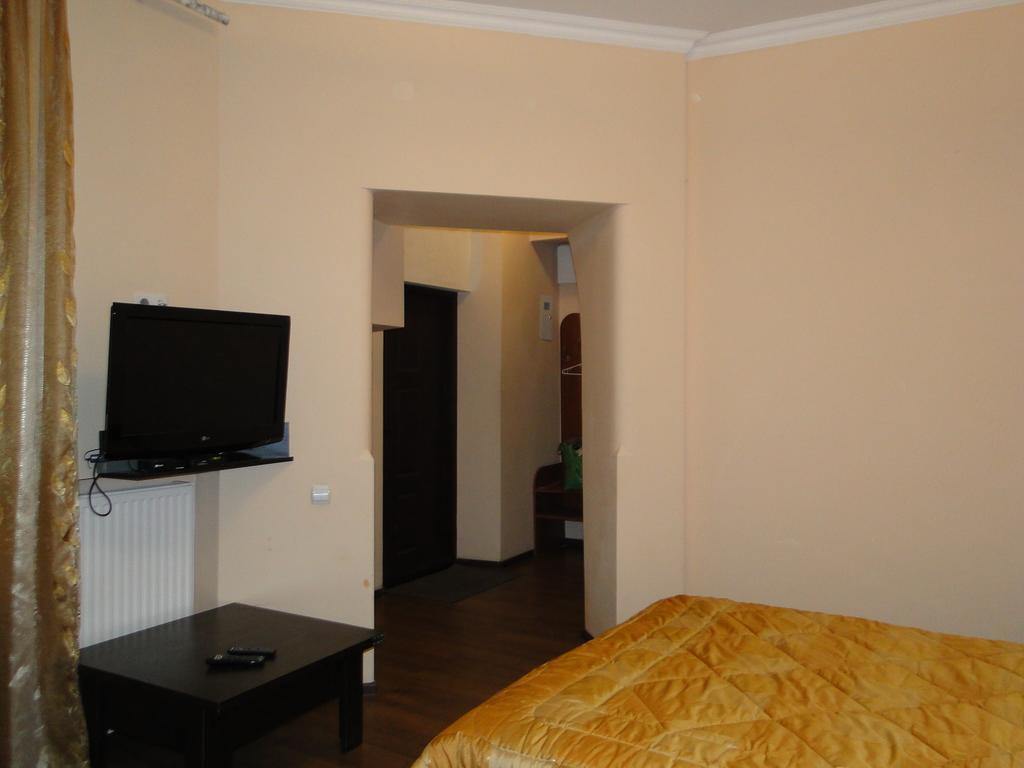 Apartment Doroshanka Lviv: Opera House Proximity With Private Parking Lviv