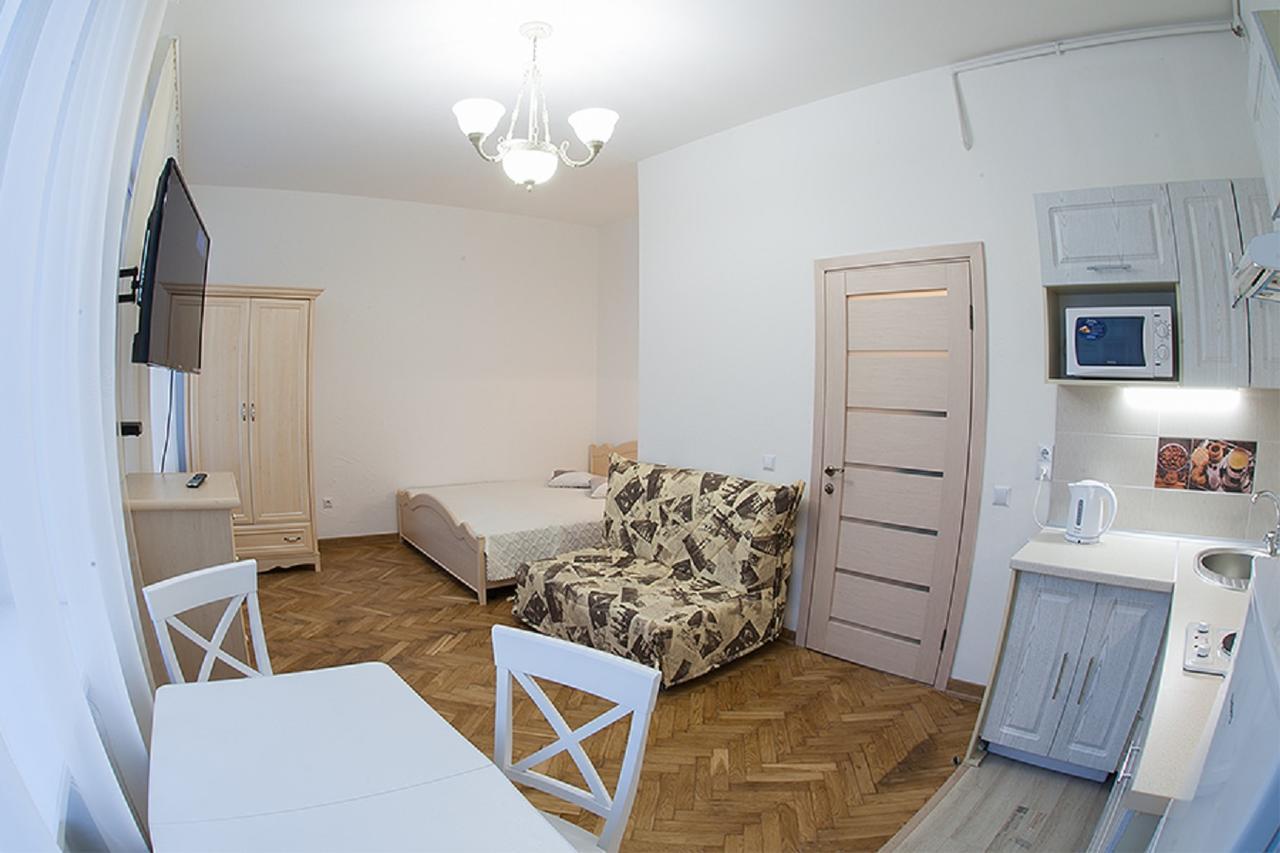 Doroshanka Lviv: Opera House Proximity With Private Parking Apartment Lviv
